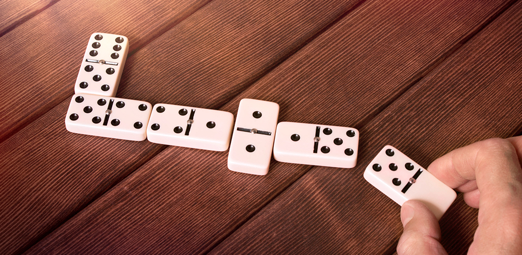 domino online